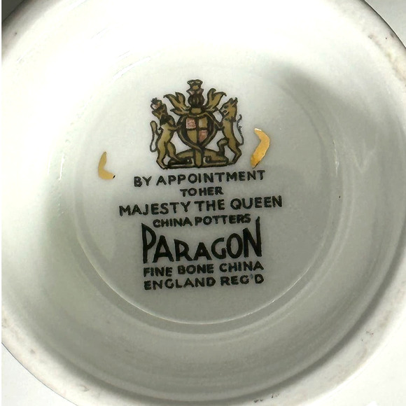Paragon by Appointment to her Majesty the Queen Teacup & Saucer w/Gold Accents! - Picture 8 of 10